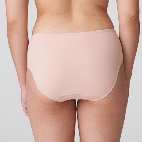 Prima Donna East End brief