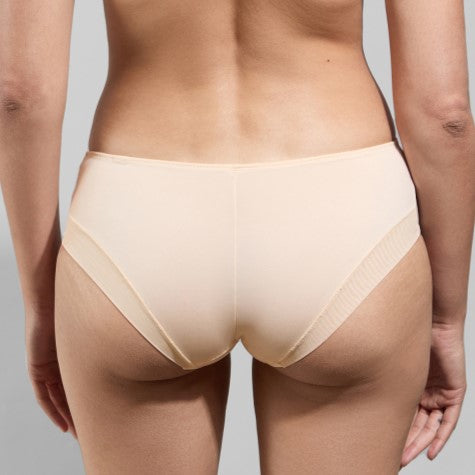 Gustave Shorty | Ivory