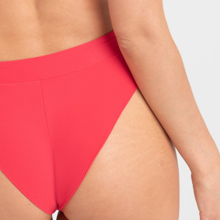 Kaia Triangle Bikini | Raspberry