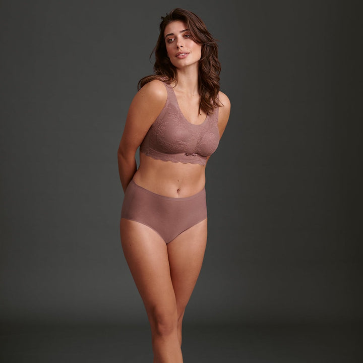 Seamless Wirefree Everyday Smoothing Bra | Berry