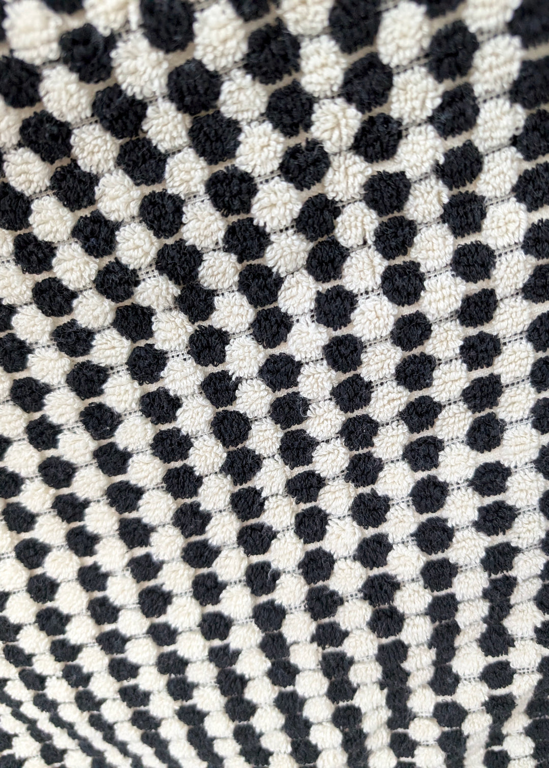 Bloom Collection – Oversized Turkish Cotton Bath Towel with Raised Texture and Hand-Tied Tassels