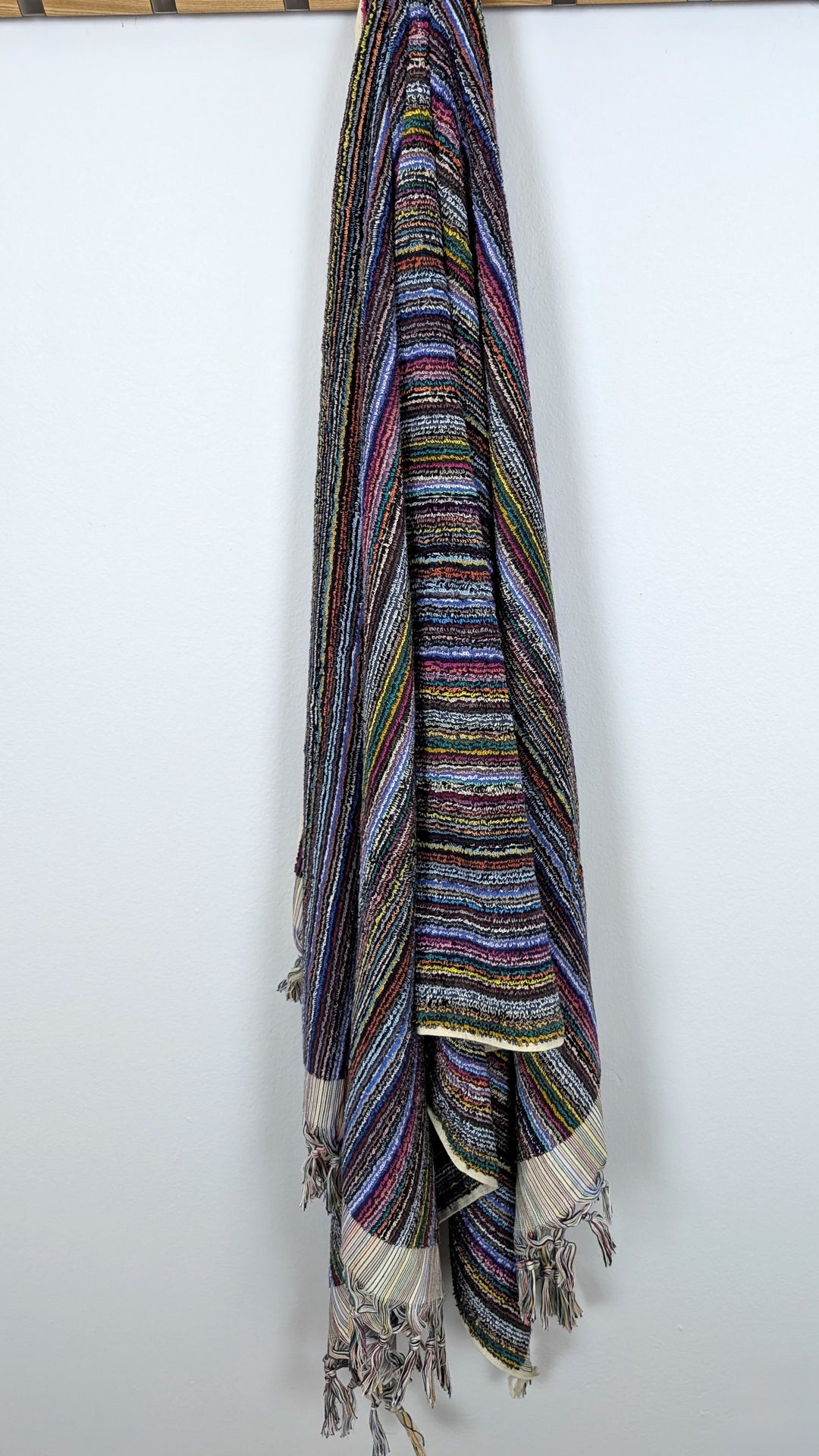 Linea Collection – Oversized Turkish Cotton Bath Towel with Tonal Stripes and Tassels