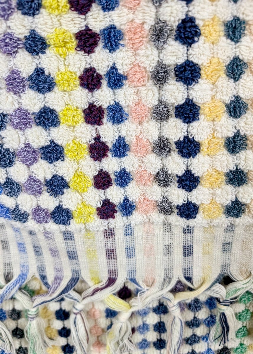 Bloom Collection - Oversized Hand Towel – Plush Turkish Cotton Hand Towel with Raised Pattern (17.5" x 35")