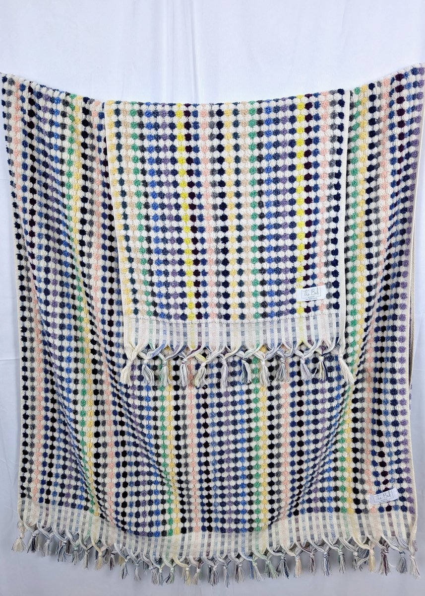 Bloom Collection - Oversized Hand Towel – Plush Turkish Cotton Hand Towel with Raised Pattern (17.5" x 35")