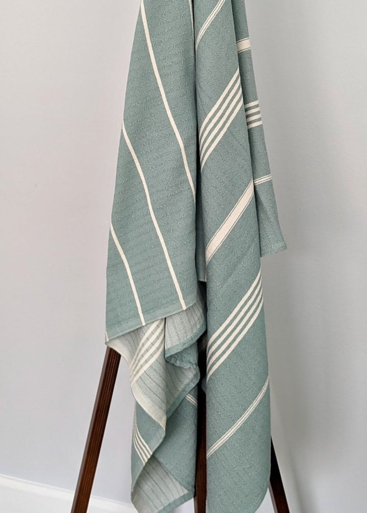 Surfside Towel Collection – Tassel-Free Turkish Cotton Towels, 39”x70”, Sand-Repelling